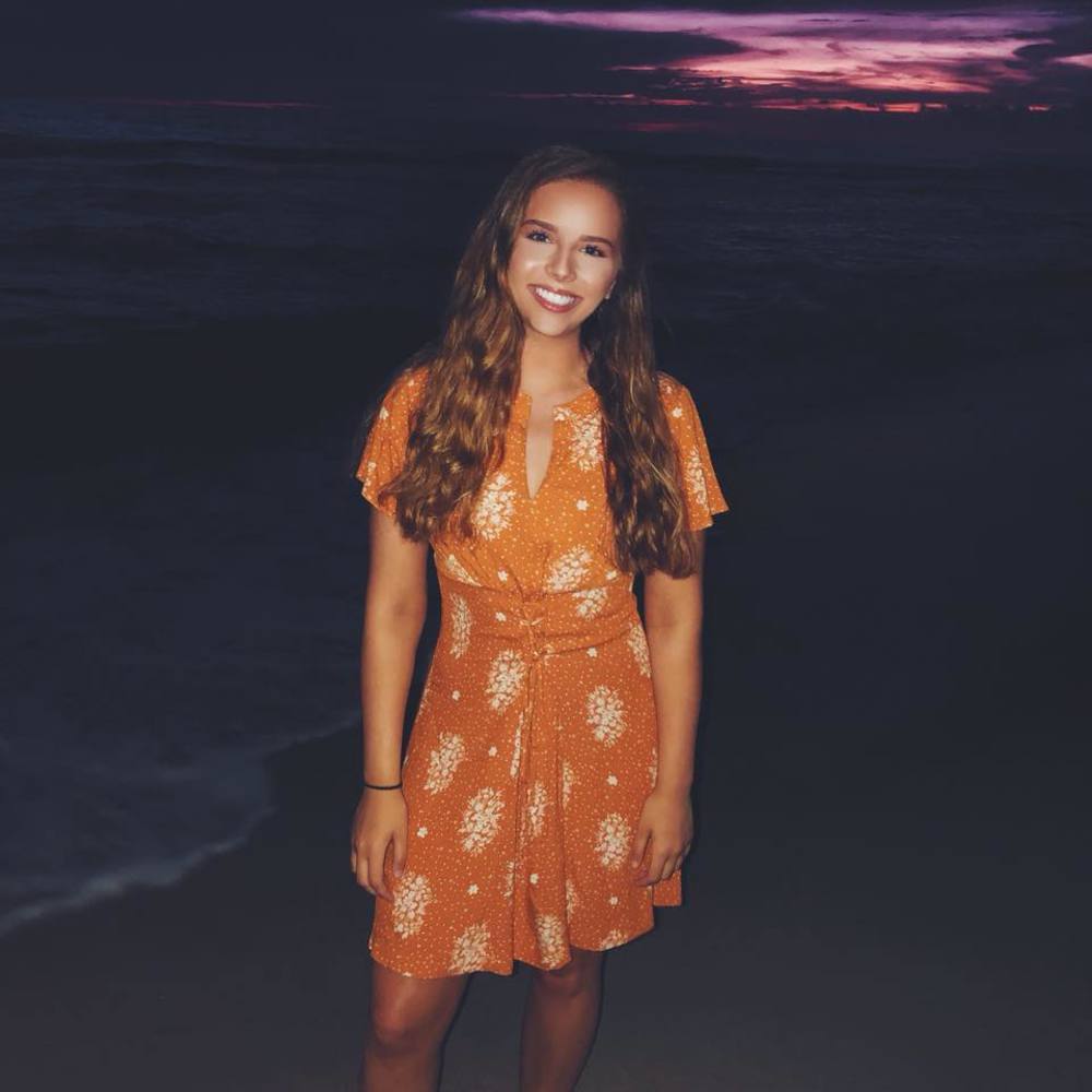 Meet your Posher, Alyssa